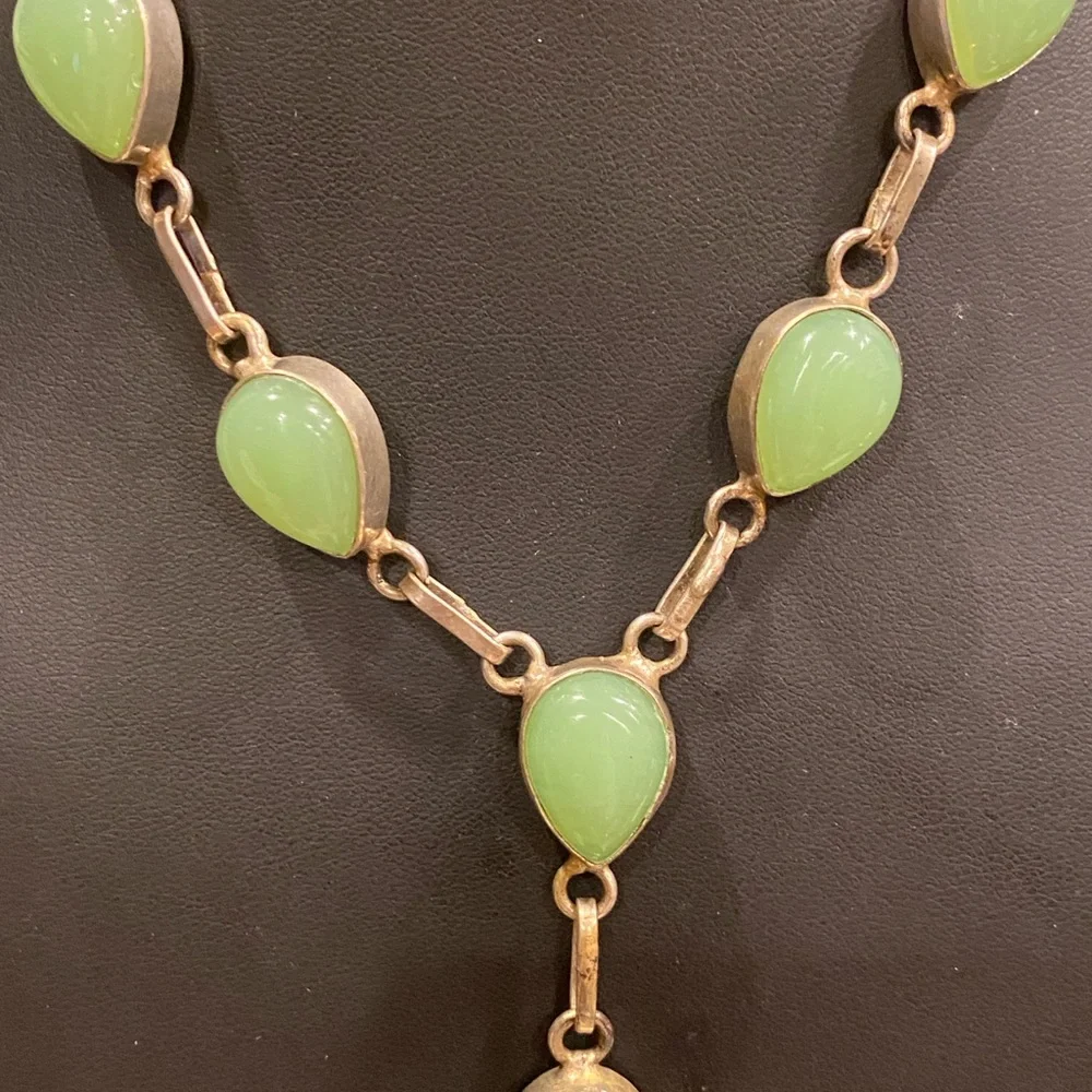 Elegant Green Chrysoprase Teardrop Necklace in Silver Tone Artisan Necklace - Picture 5 of 11